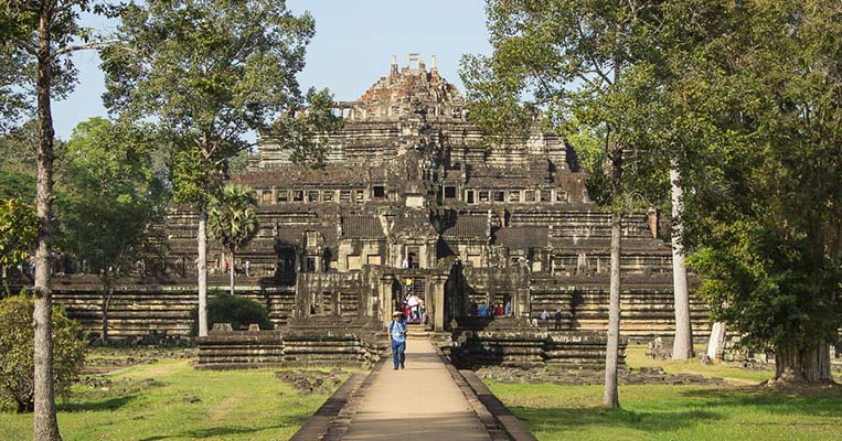Auf dem Dammweg mit Blick auf den Baphuon