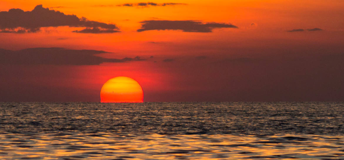 Sonnenuntergang am Tonle Sap See in Kambodscha