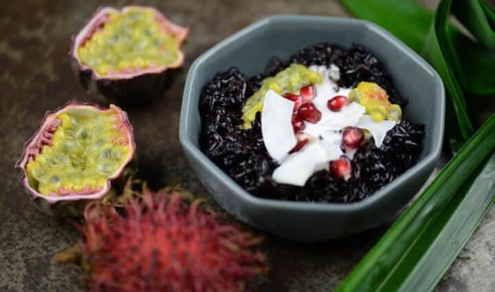 Nicht nur vegetarisch, sondern auch vegan: Bubur Ketan Hitam Foto: Heiko Meyer/Julia Pilz