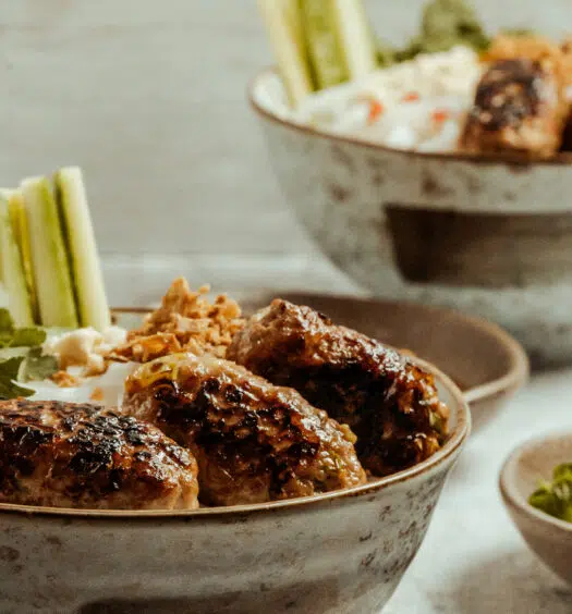 Bun nem nuong – Honigfrikadellen mit Reisnudeln