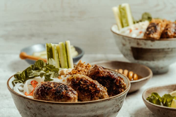 Honigfrikadellen mit Reisnudeln – vietnamesisches Rezept