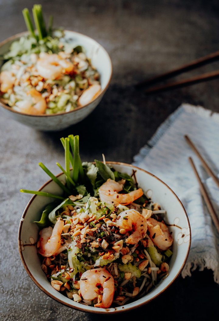 Vietnamesischer Glasnudelsalat mit Garnelen