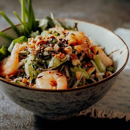 Vietnamesischer Glasnudelsalat mit Garnelen