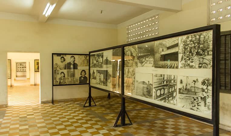 Tausende von Fotos der Opfer