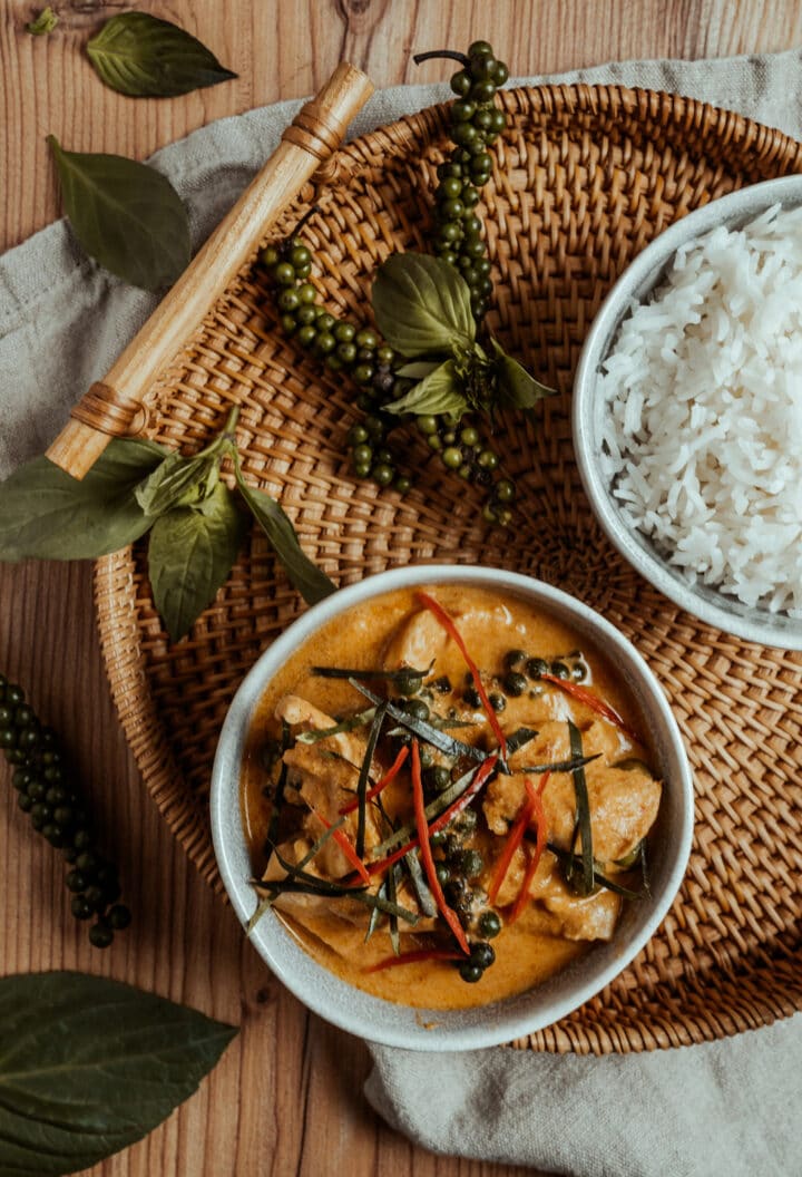 Rotes Thai Curry mit Hähnchen