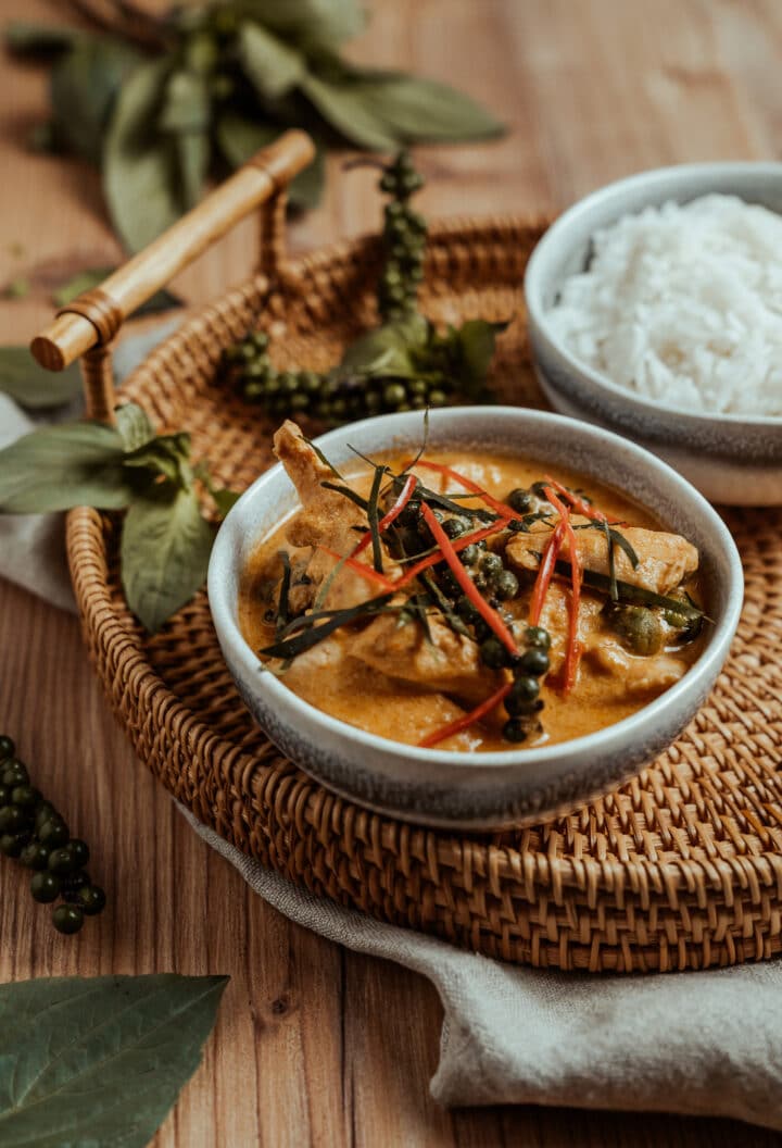 Rotes Thai Curry mit Huhn