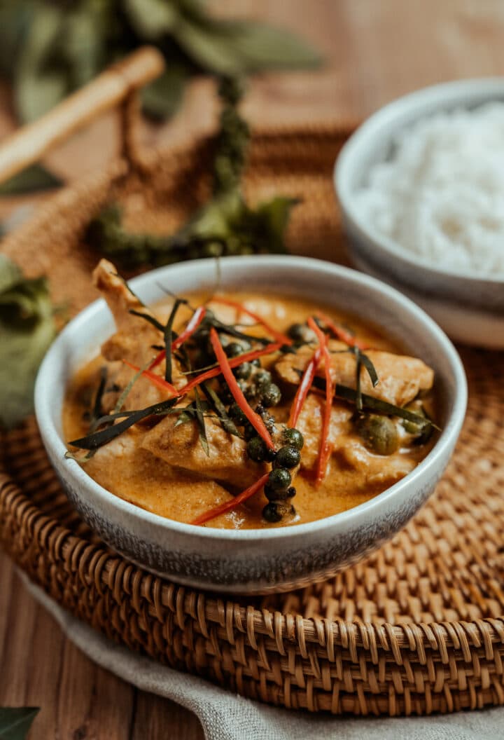 Rotes Thai Curry mit Hähnchen