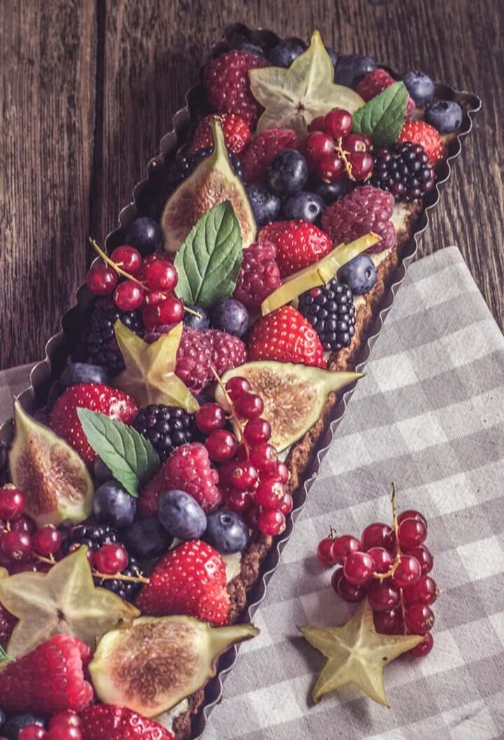 Tarte mit Ricotta Creme und frischen Früchten nach einem französischen Rezept