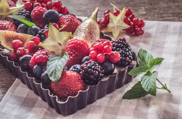 Tarte mit Ricotta Creme und frischen Früchten nach einem französischen Rezept