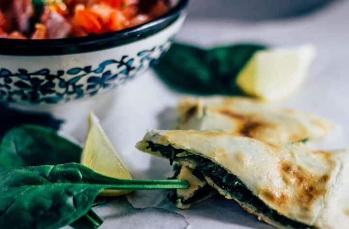 Gözleme mit Spinat und Schafskäse