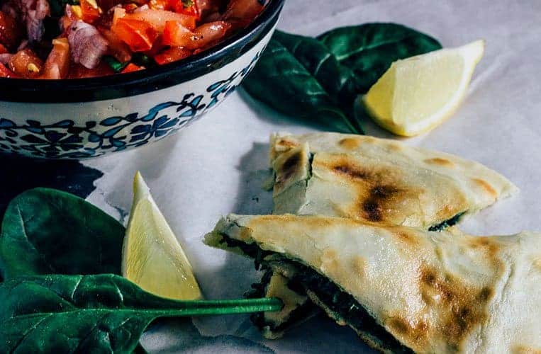 Gözleme mit Spinat und Schafskäse