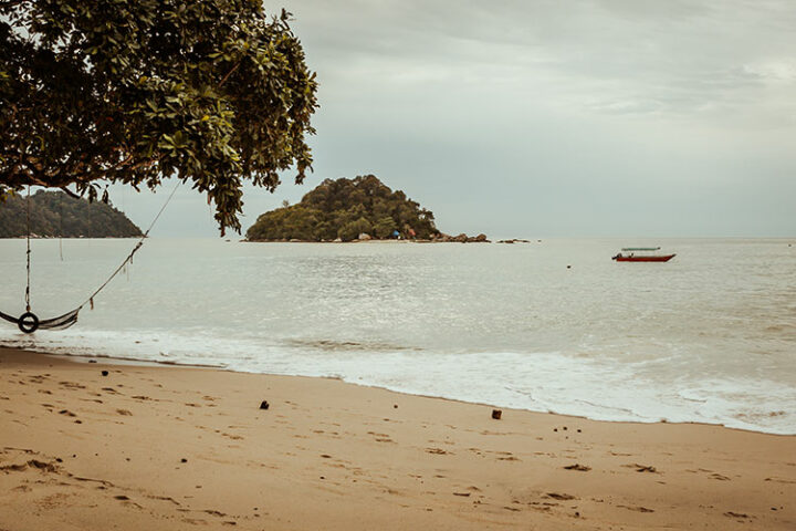 Der Nipah Beach auf Pulau Pangkor, Malaysia
