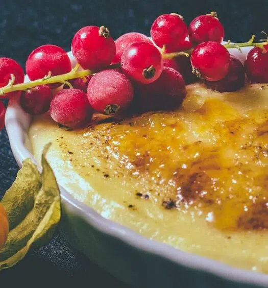 Crema catalana nach einem Rezept aus Mallorca, Spanien