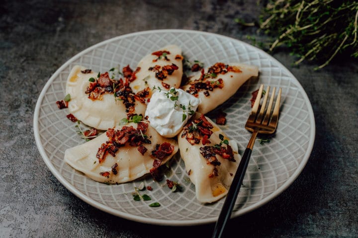 Pierogi ruskie - Polnische Piroggen mit Kartoffel-Käsefüllung