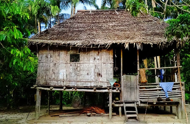 Eine bewohnte Hütte der Comunidad 11