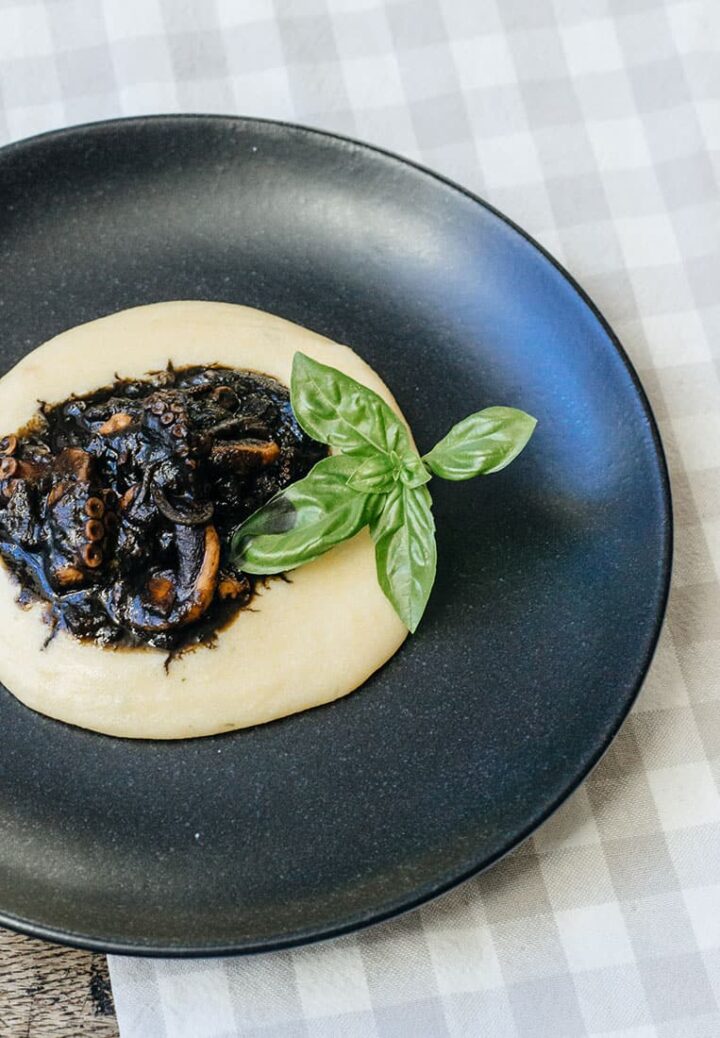 Seppie al nero con polenta