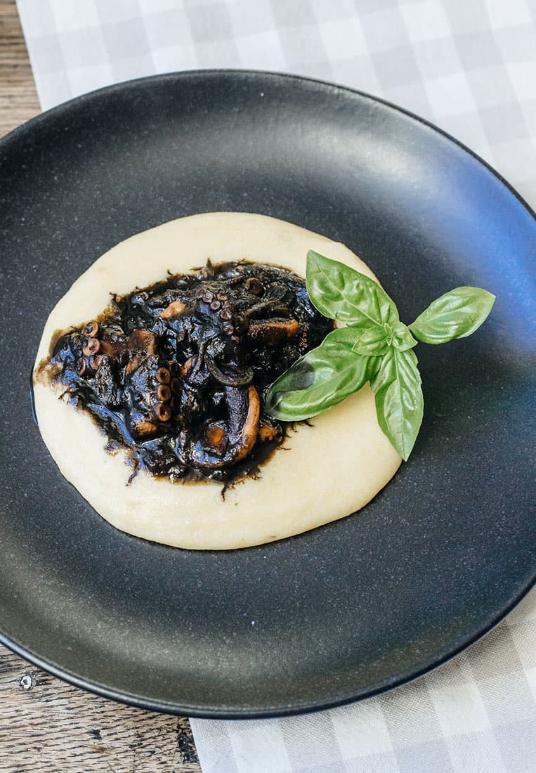 Seppie al nero con polenta