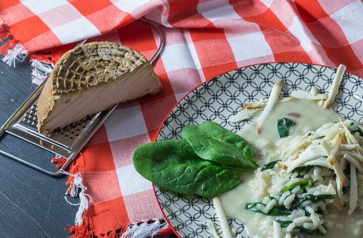 Risotto mit Taleggio, Spinat und geräuchertem Ricotta