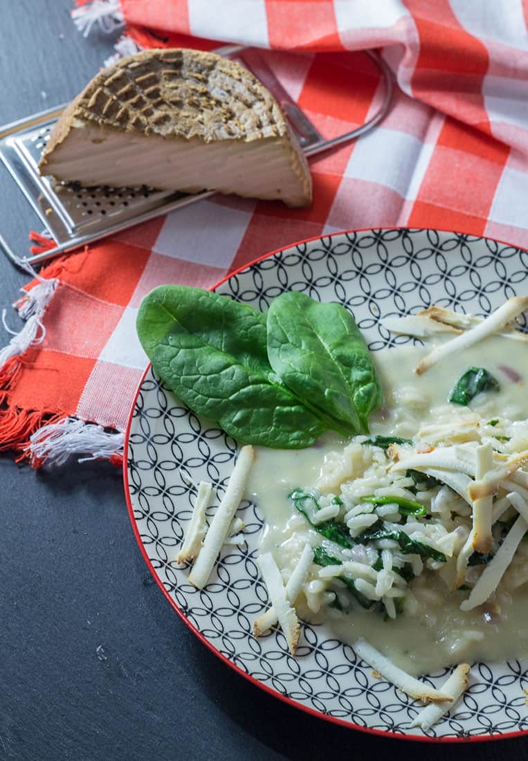 Risotto mit Taleggio, Spinat und geräuchertem Ricotta
