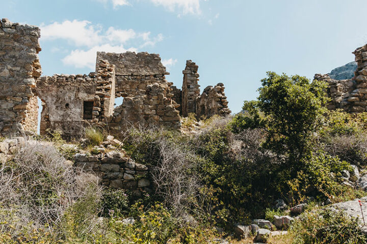 Das verlassenen Dorf Occi, Lumio, Korsika