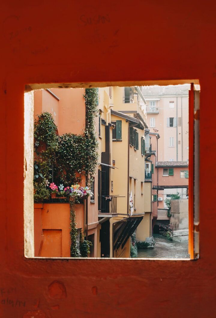 Canale di Reno aus dem Fenster in der Via Piella