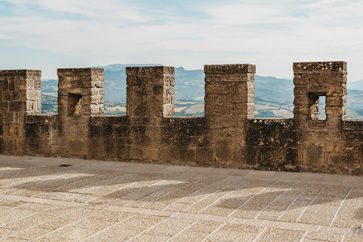 Die Festungsmauer von San Marino