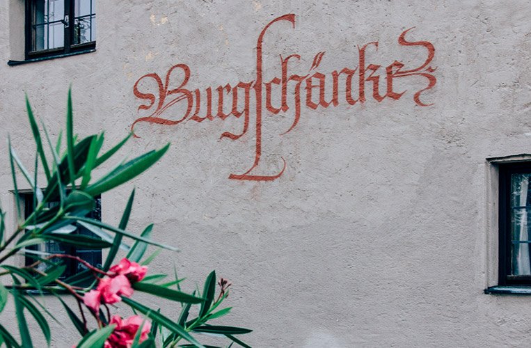 Die Willibaldsburg mit dem Bastionsgarten