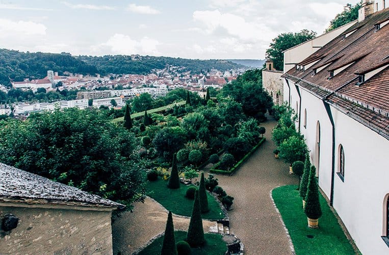 Die Willibaldsburg mit dem Bastionsgarten