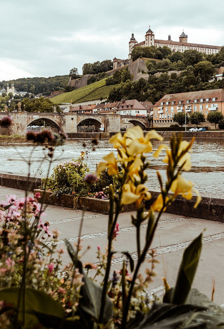 Ausblick von der Mainpromenade in Würzburg