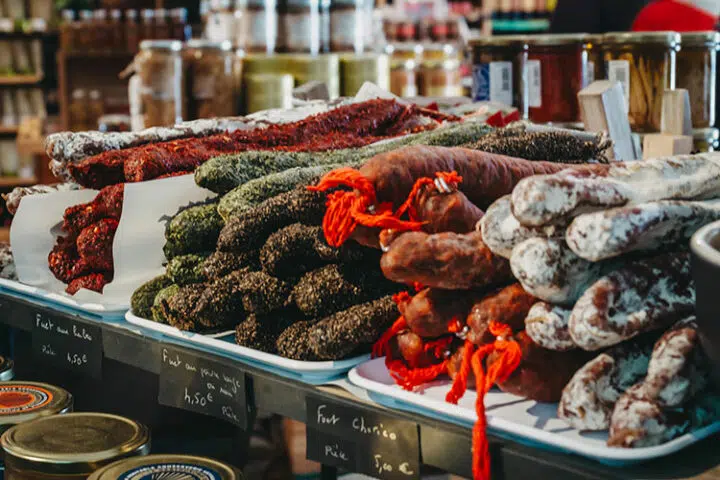 Bretonische Spezialitäten im Fumaisons & Cie in Le Conquet