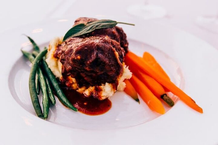 Das Stellar Beach Feast im White Point Beach Resort