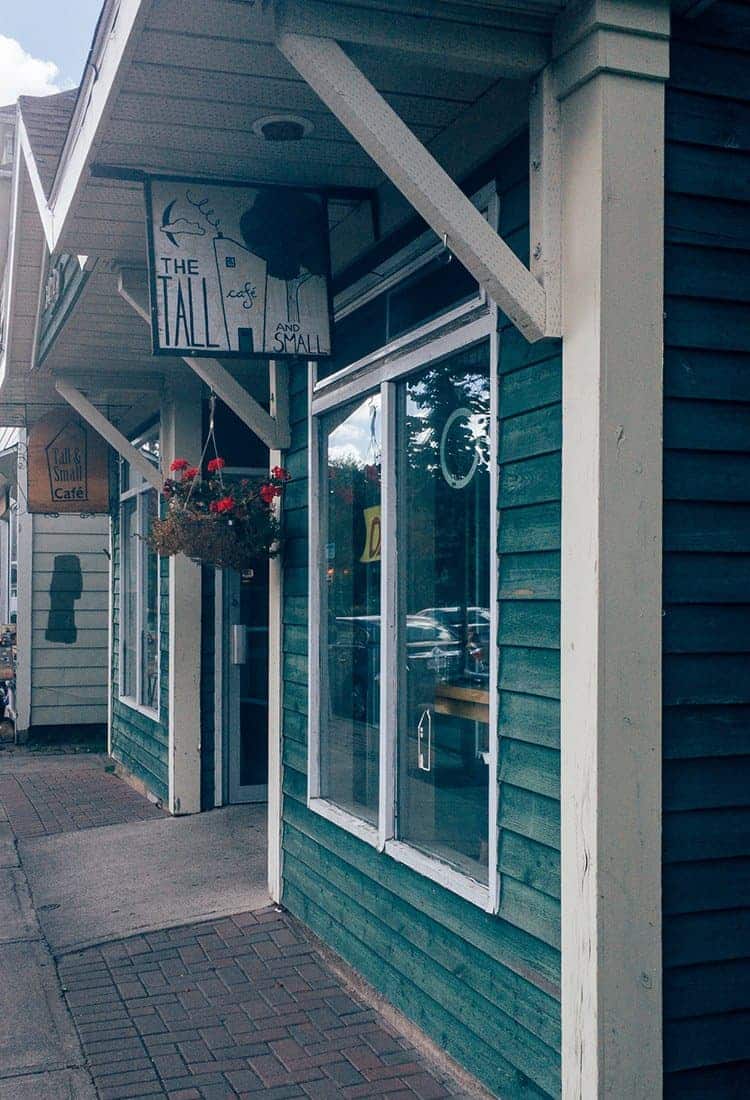 Tall and Small Café