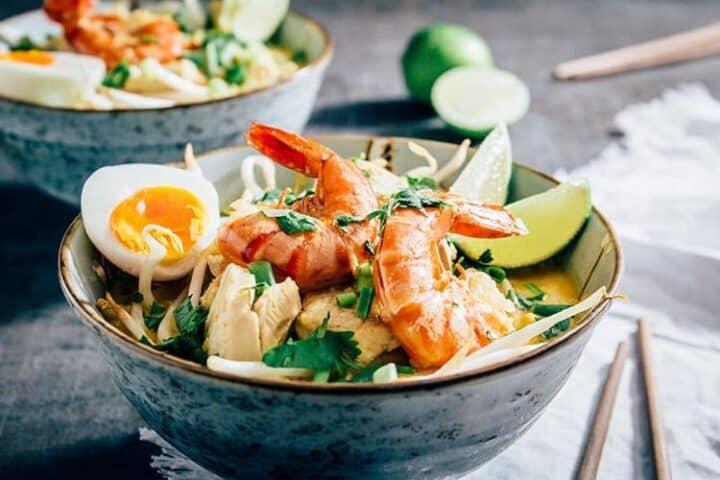Laksa: scharfe & würzige Nudelsuppe aus Südostasien