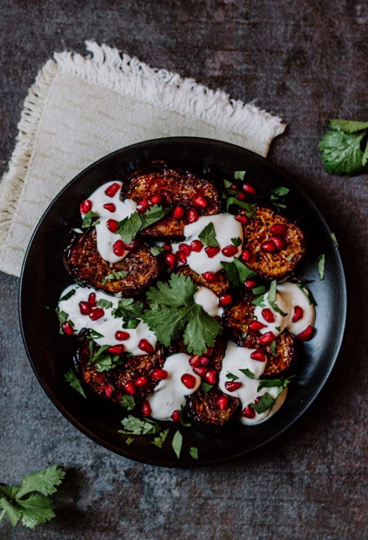 Auberginen mit Granatapfel und Tahini