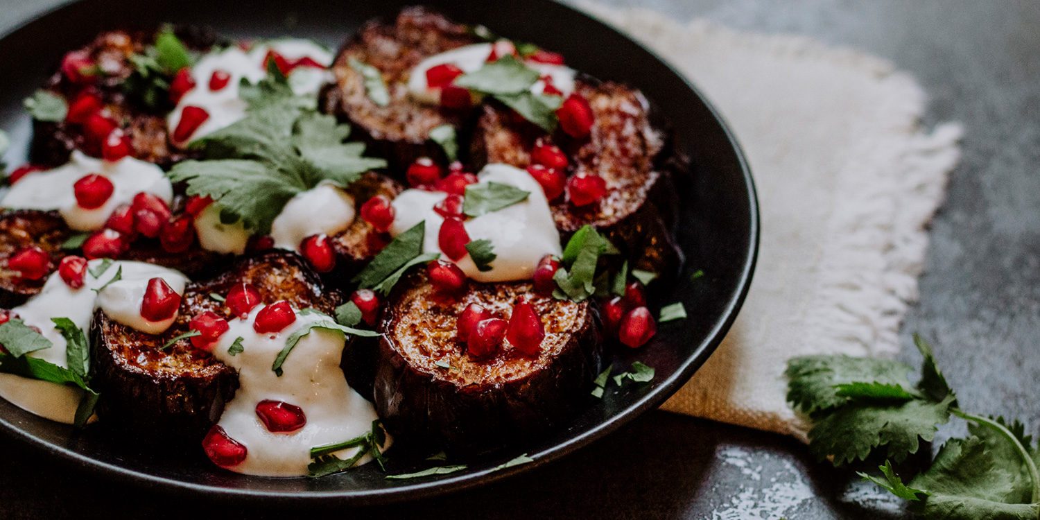 Auberginen mit Granatapfel und Tahini