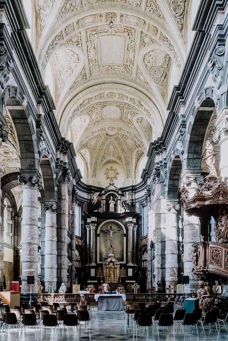 Die Église Saint-Loup – eine der schönsten Barockbauten in Belgien