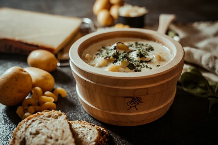 Soupe de Chalet aus der Schweiz – Rezept Schweizer Hüttensuppe