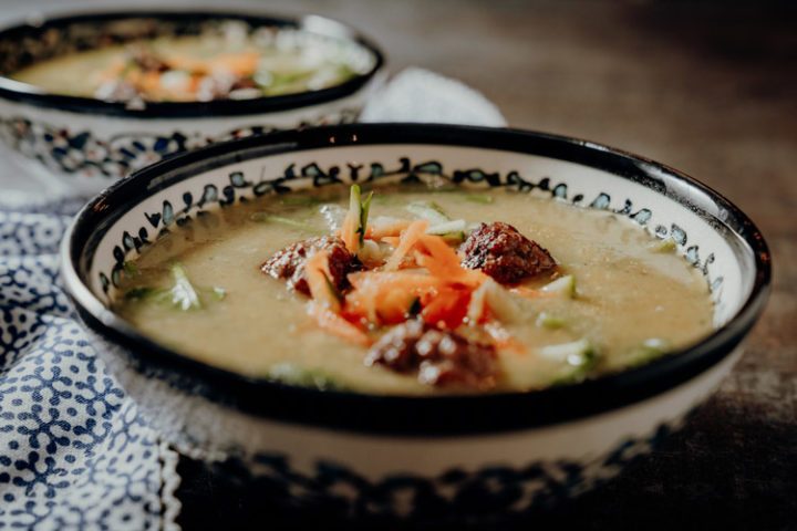 Türkische Gemüsesuppe mit Hackbällchen