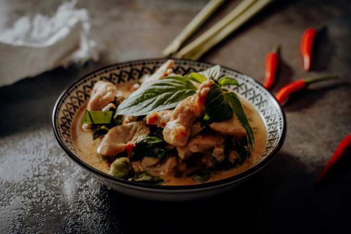 Panang Curry mit Huhn – Thai Rezept für Gaeng Panaeng