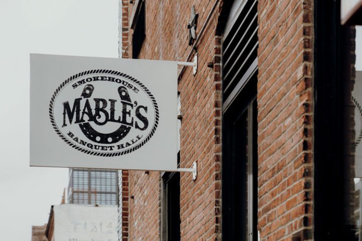 Essen in Williamsburg – Genieße ein BBQ im Mable’s Smokehouse