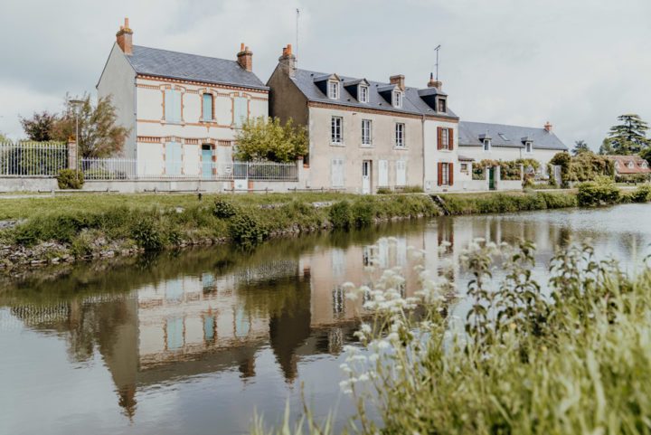 Mache einen Spaziergang durch Combleux