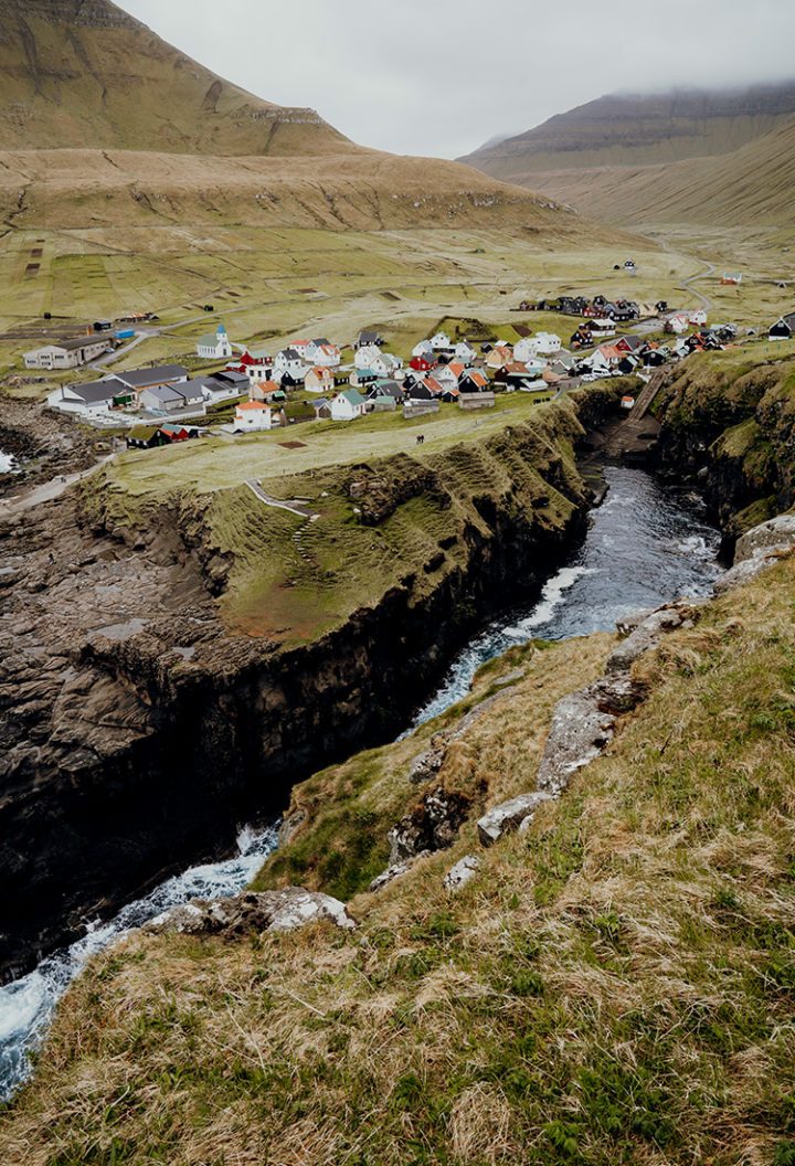 Wandern auf den Färöer Inseln – Wanderung zu den Vogelklippen in Gjógv