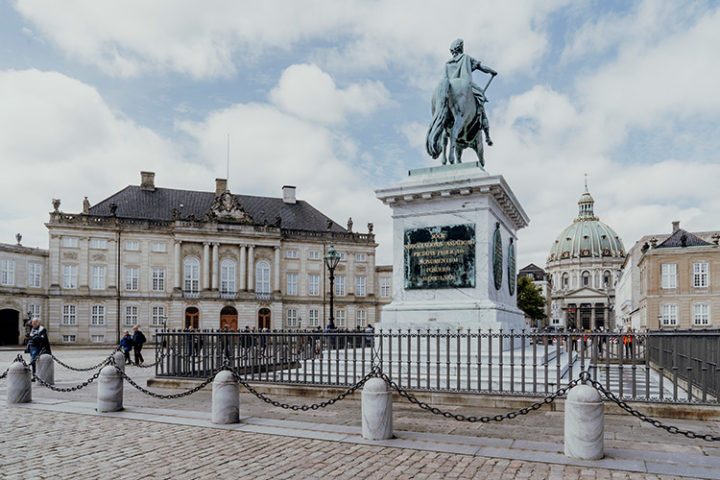 Besuche das Schloss Amalienborg