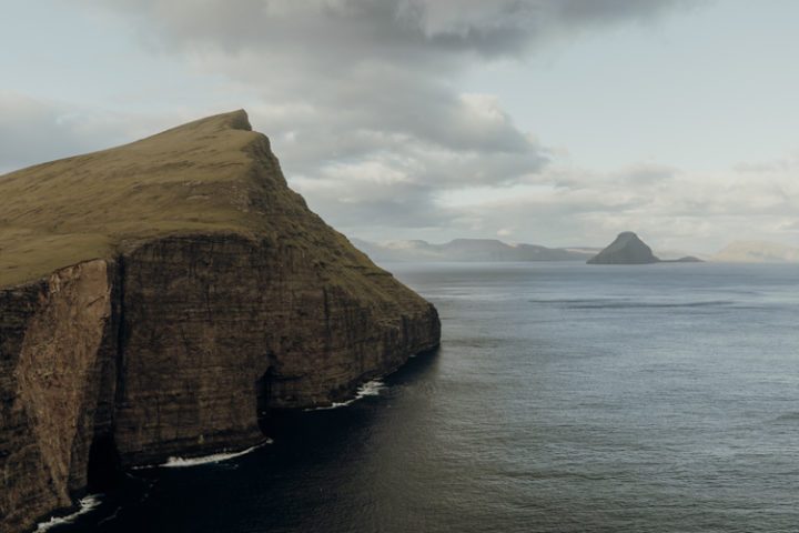 Wandern auf den Färöer Inseln – Wanderung um den größten Binnensee Leitisvatn