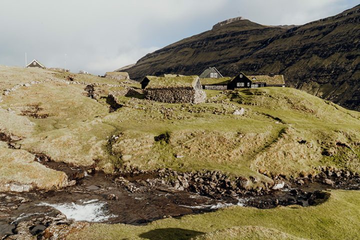 Wandern auf den Färöer Inseln – von Saksun zum schwarzen Strand