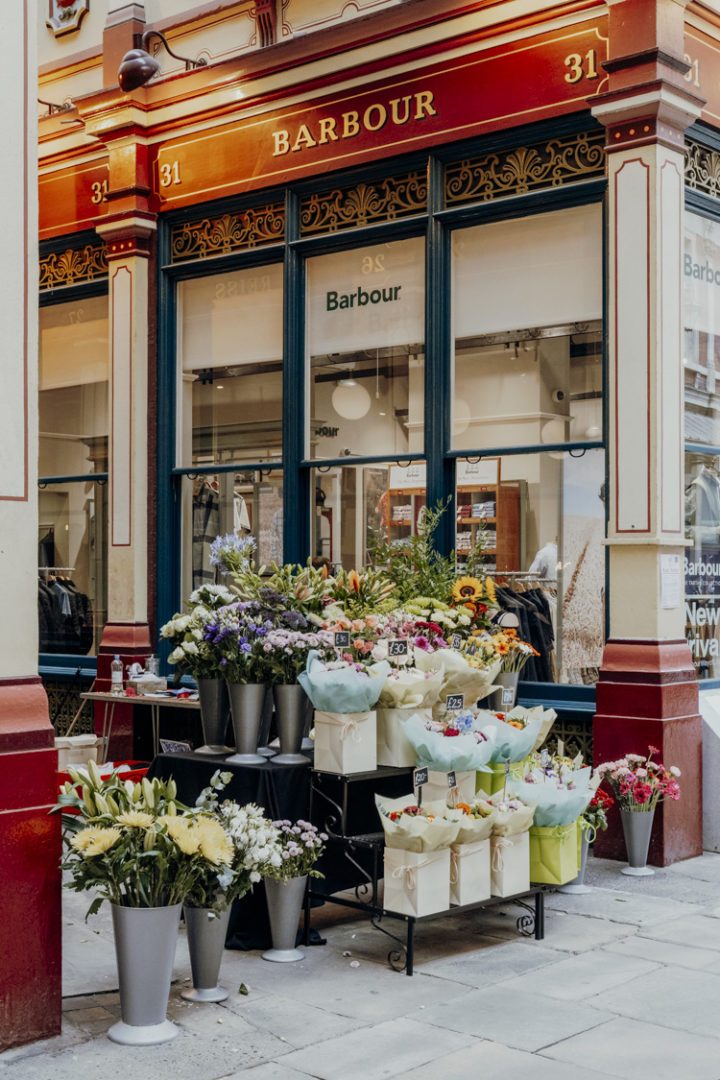 Bewundere die Architektur am Leadenhall Market in London