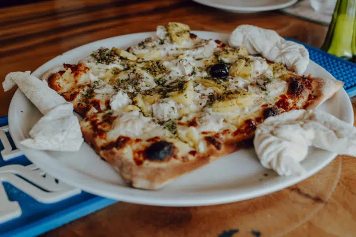 Polynesische Spezialitäten: Pizza aus dem Holzofen – Moorea Island Style