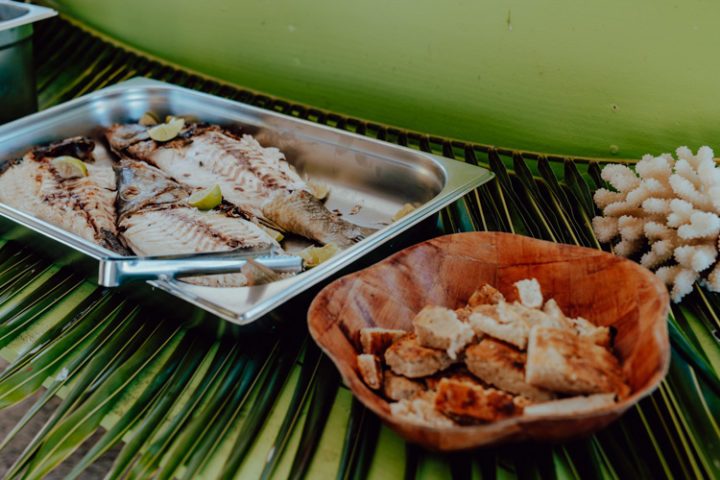 Ein Ausflug in die blaue Lagune Rangiroa