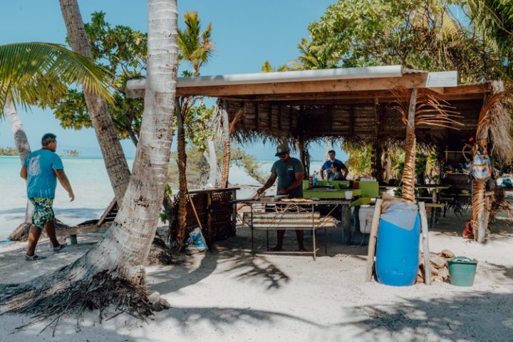 Ein Ausflug in die blaue Lagune Rangiroa