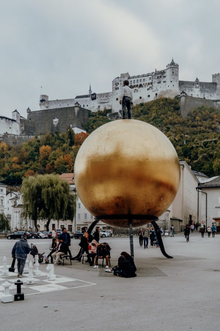 Der Dom zu Salzburg und der Residenzplatz